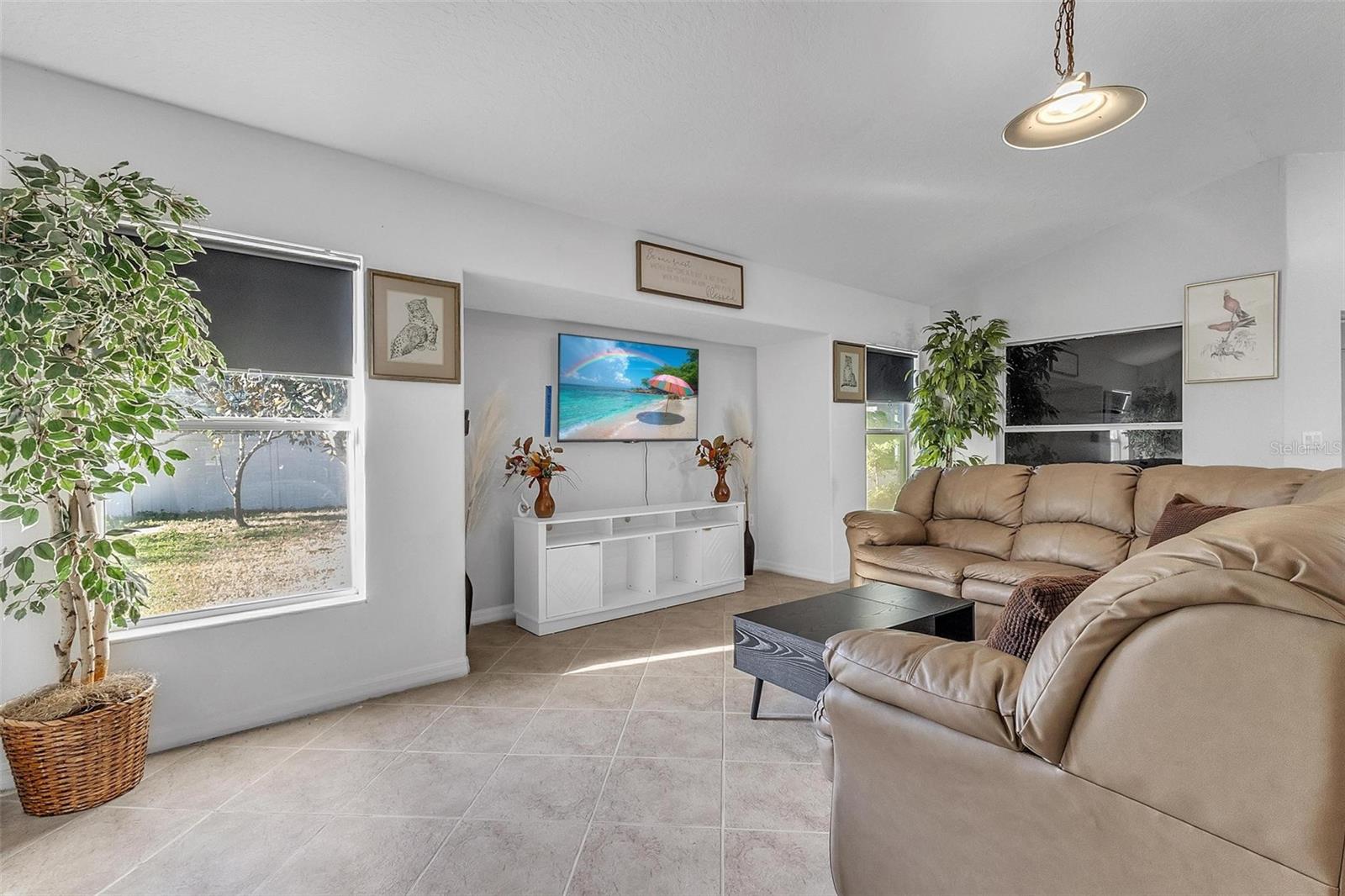 04 FAIRWAYS - Residential Lease