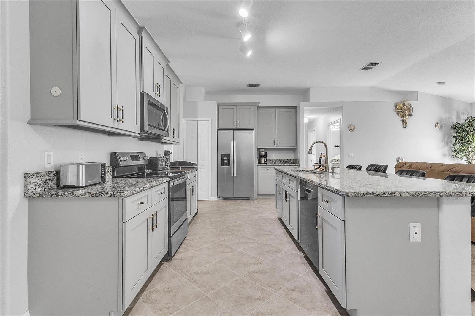 04 FAIRWAYS - Residential Lease