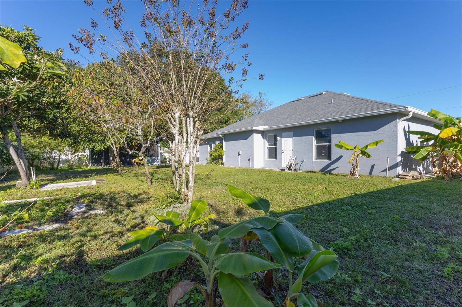 04 FAIRWAYS - Residential Lease