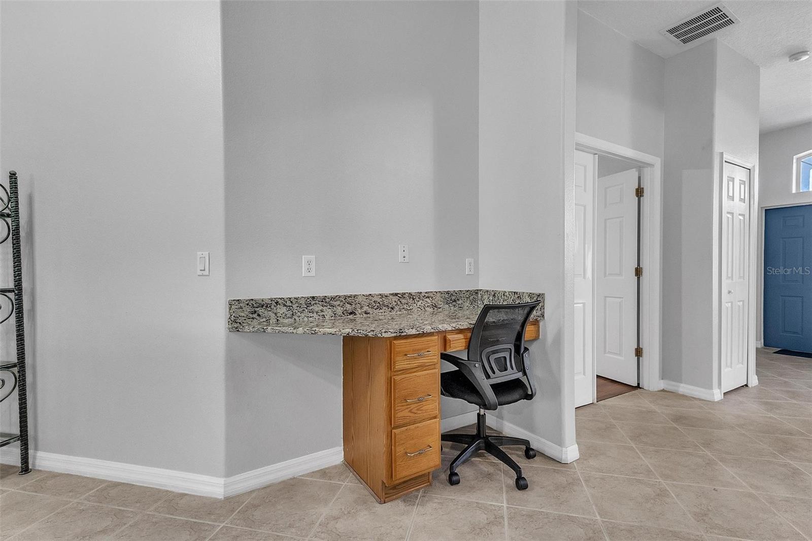 04 FAIRWAYS - Residential Lease