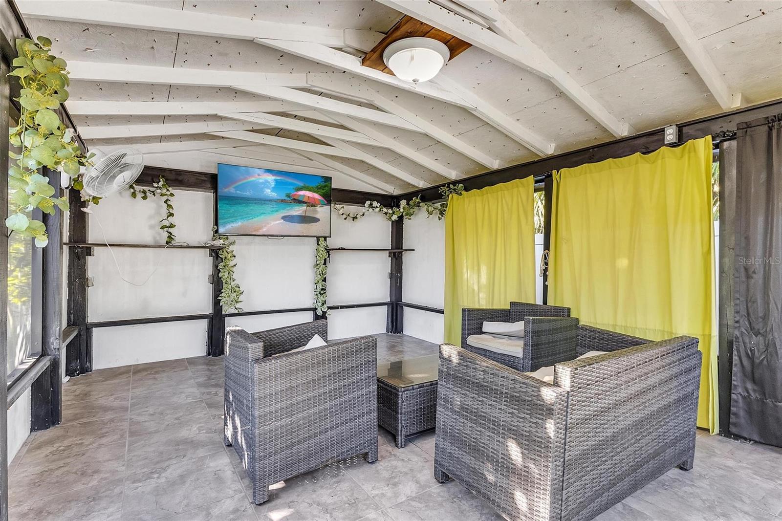 04 FAIRWAYS - Residential Lease