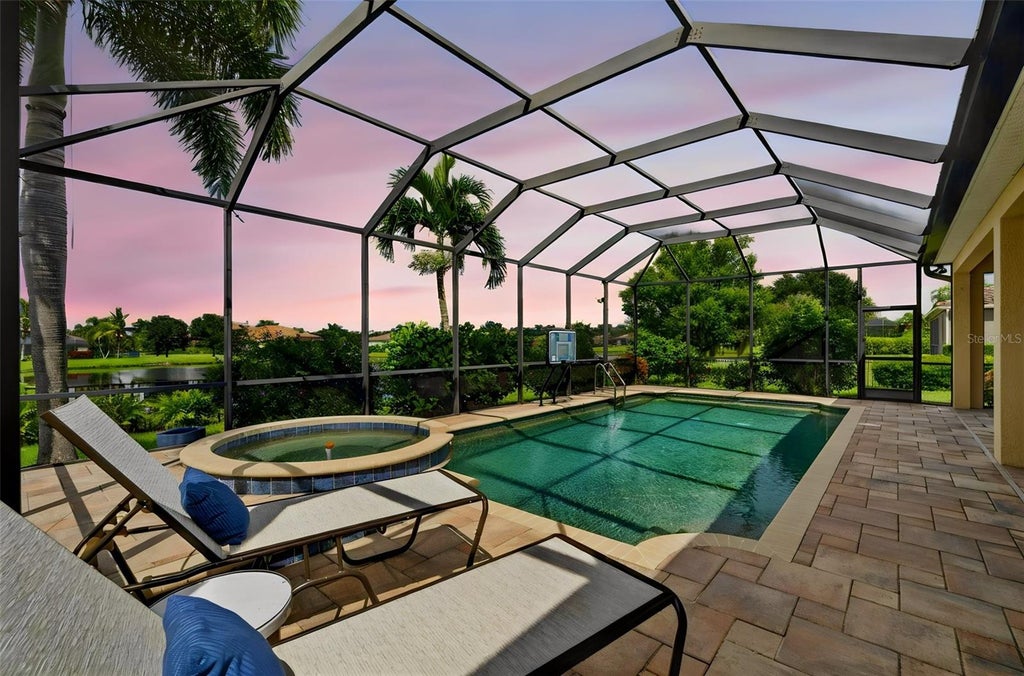 Photo of 17019 4th Avenue E, Bradenton, FL 34212 (MLS # A4705903)