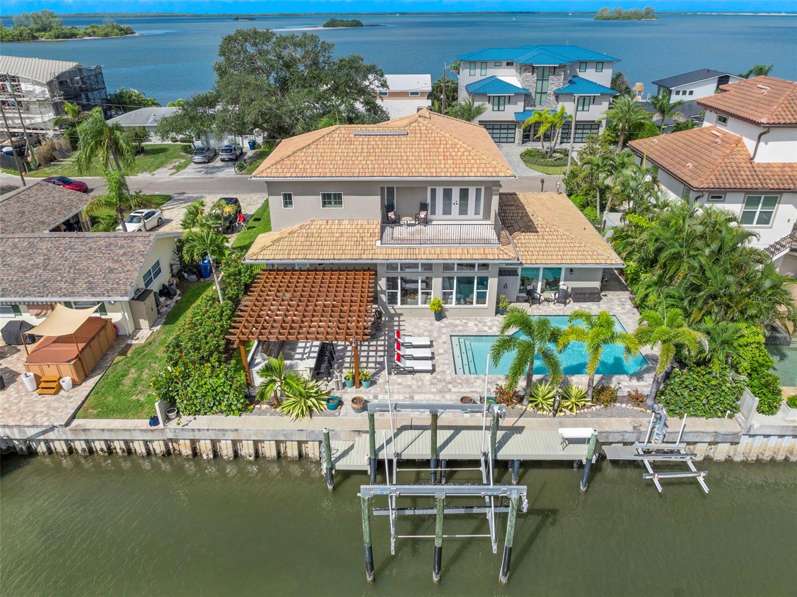 HARBOR VIEW VILLAS - Residential