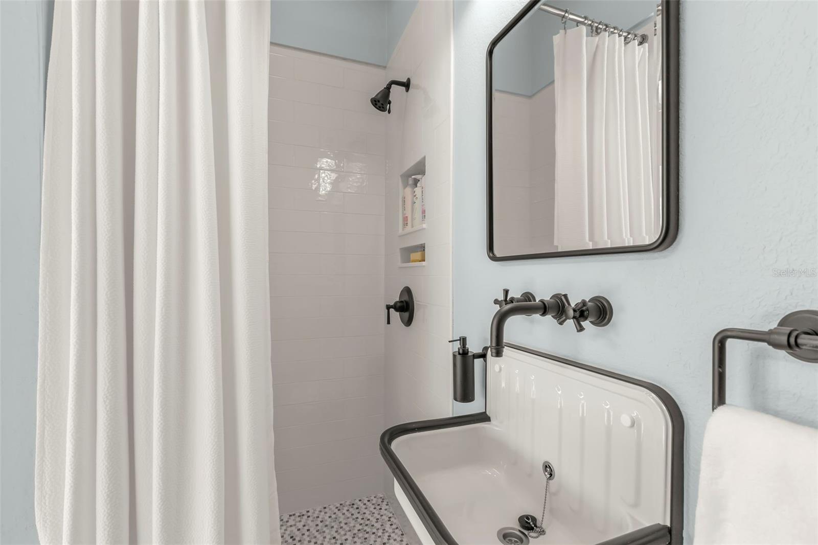 HARBOR VIEW VILLAS - Residential