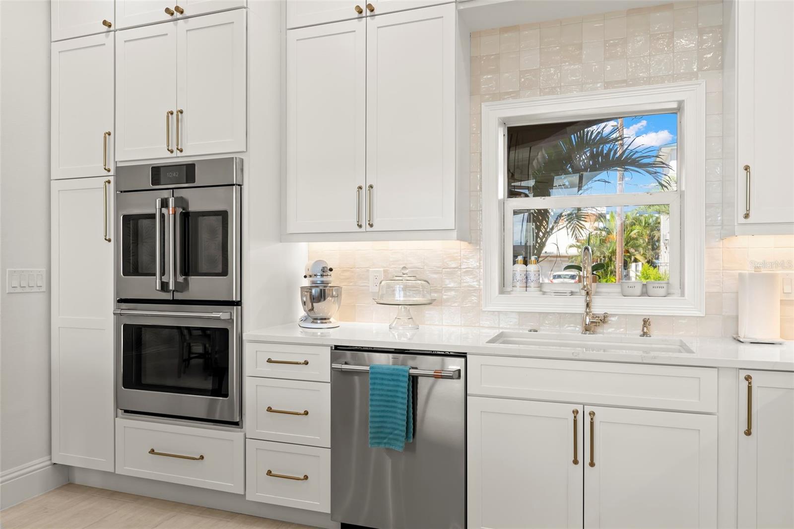 HARBOR VIEW VILLAS - Residential