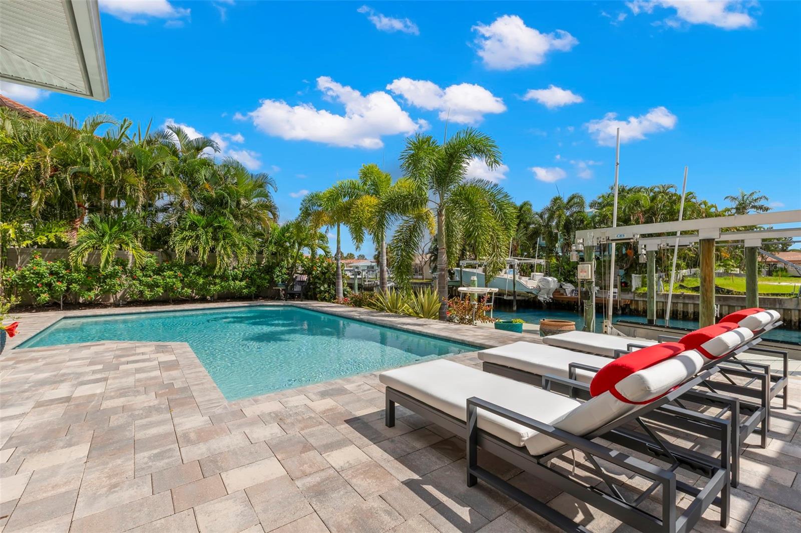 HARBOR VIEW VILLAS - Residential
