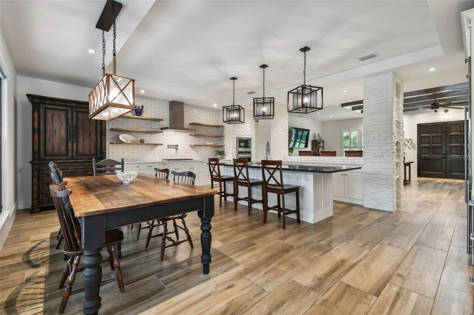 SEIBERT MANOR - Residential