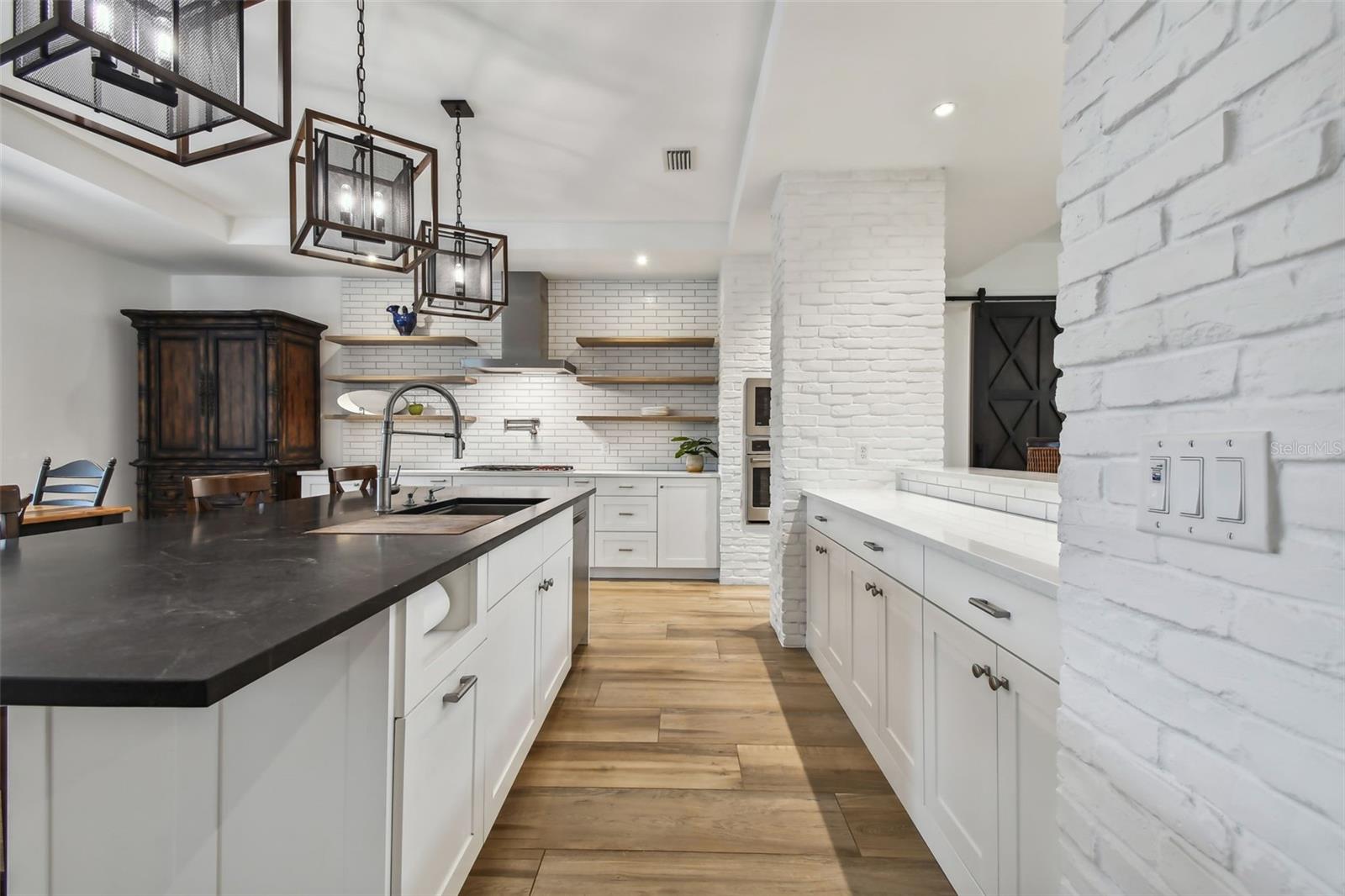 SEIBERT MANOR - Residential