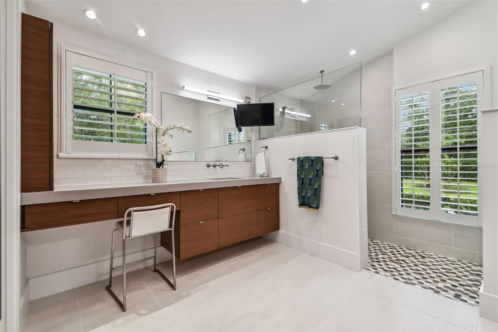 SEIBERT MANOR - Residential