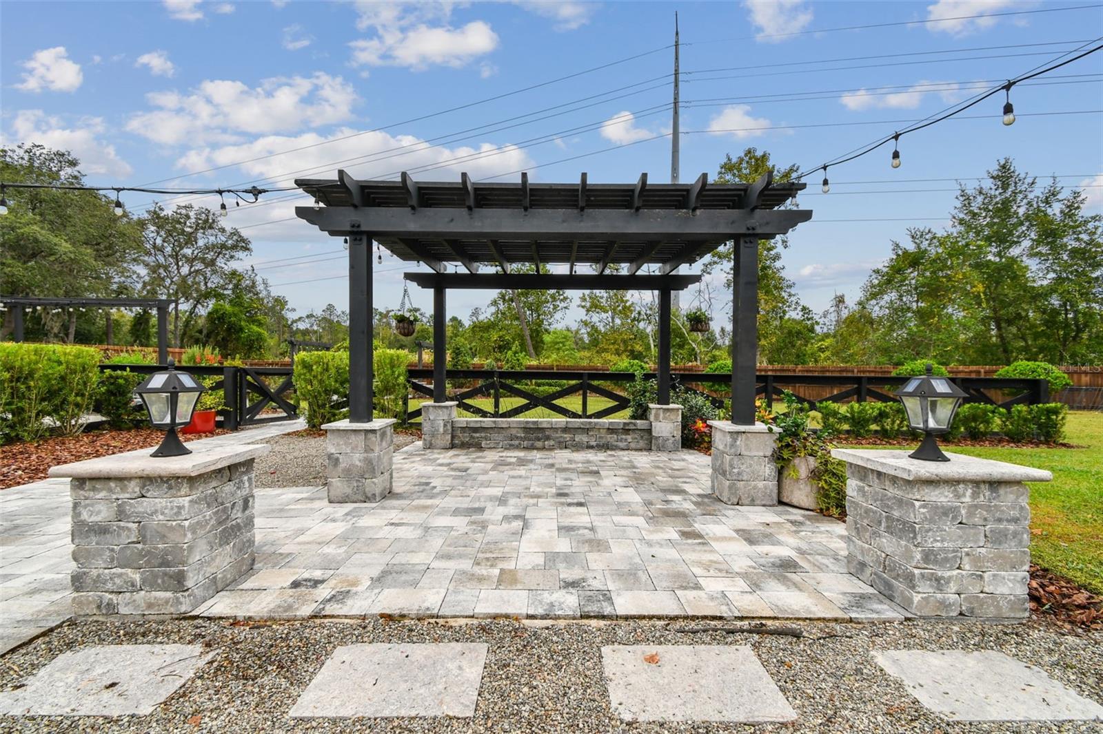 SEIBERT MANOR - Residential