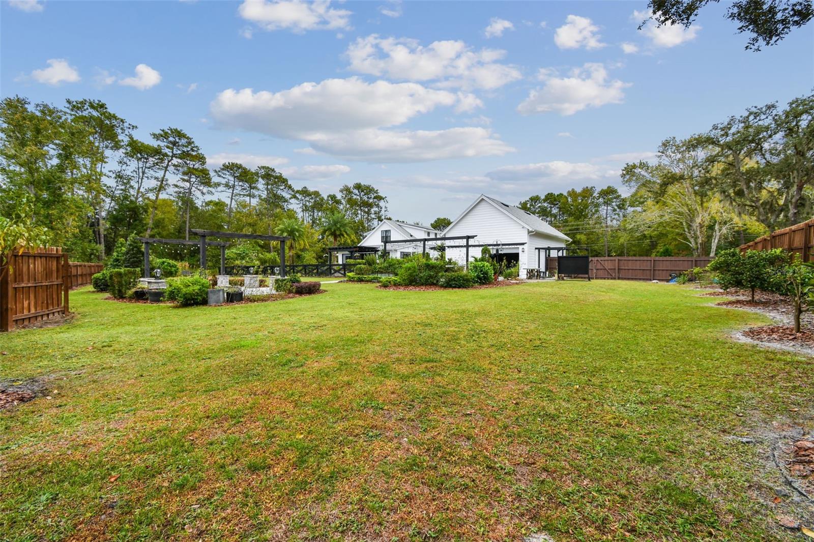 SEIBERT MANOR - Residential