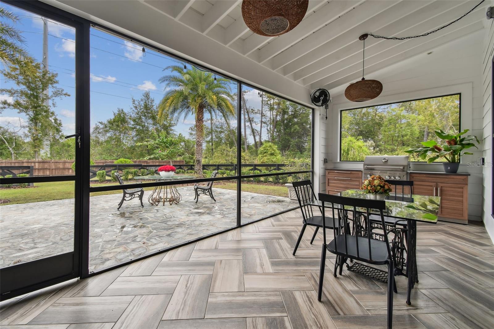 SEIBERT MANOR - Residential