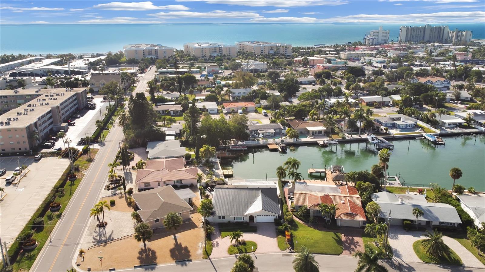 THREE PALMS POINT - Residential