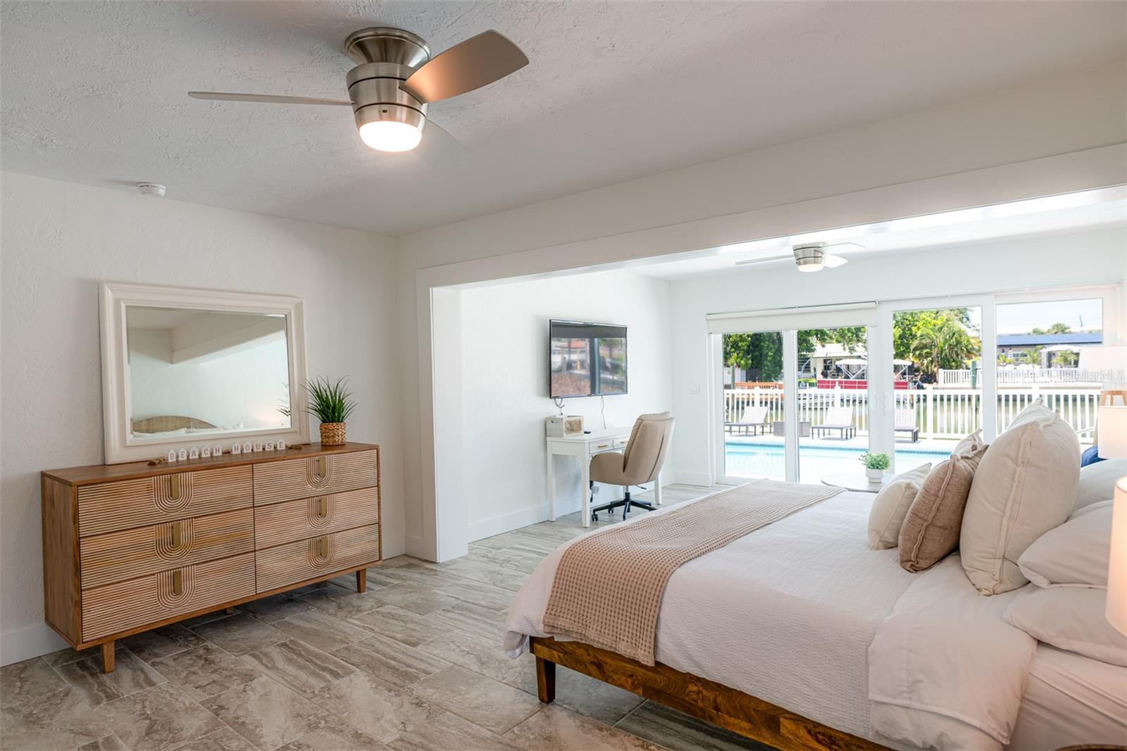 THREE PALMS POINT - Residential