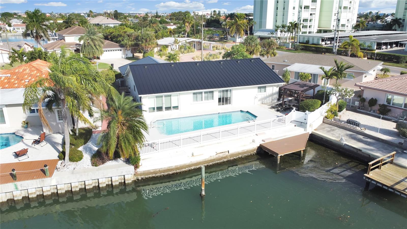 THREE PALMS POINT - Residential