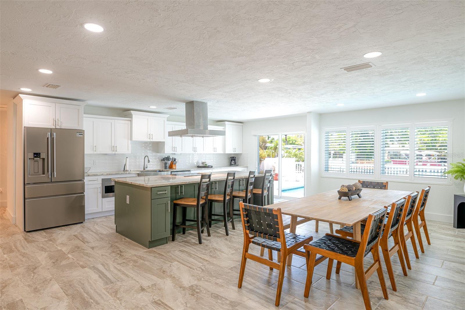 THREE PALMS POINT - Residential