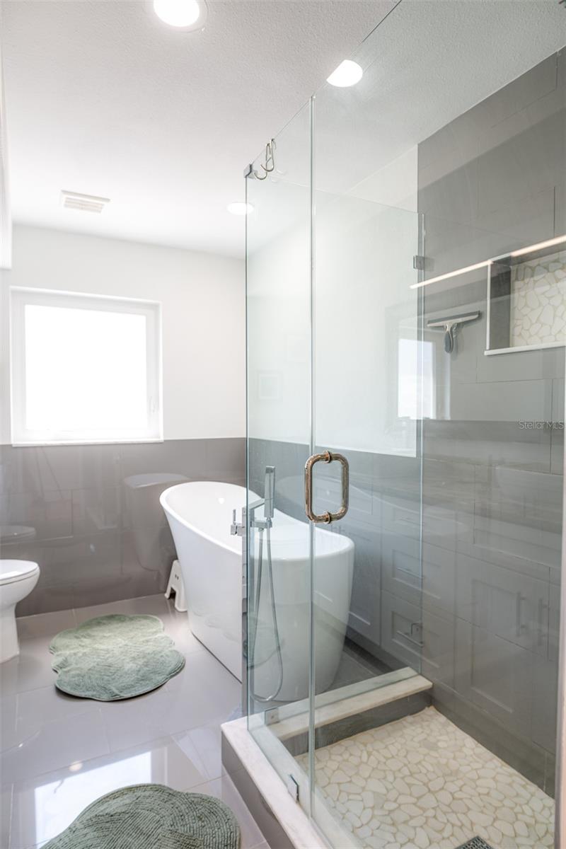 THREE PALMS POINT - Residential