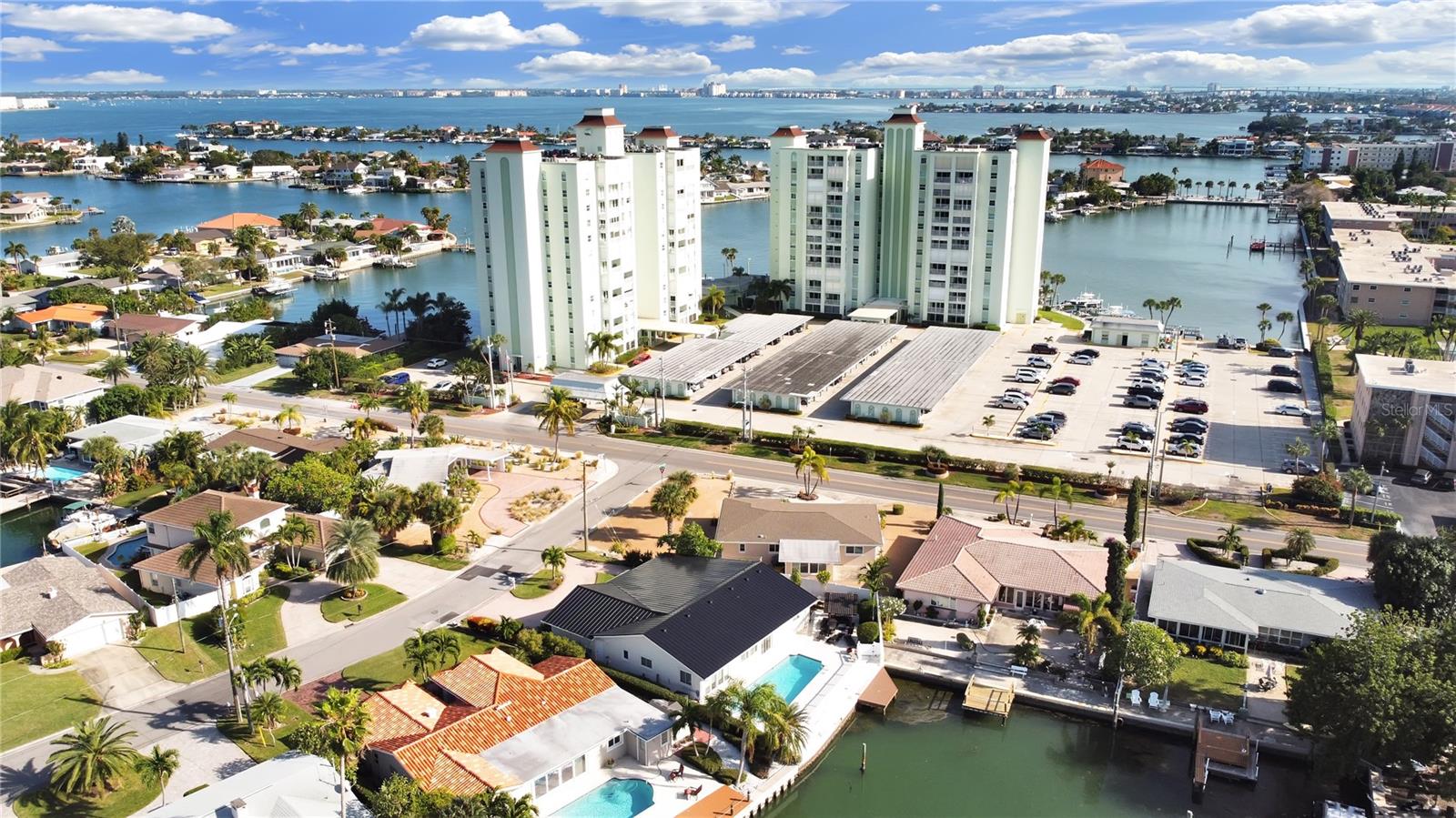 THREE PALMS POINT - Residential