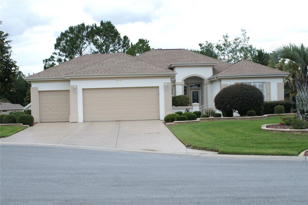 Photo of 9235 SE 128th Street, Summerfield, FL 34491 (MLS # OM725297)
