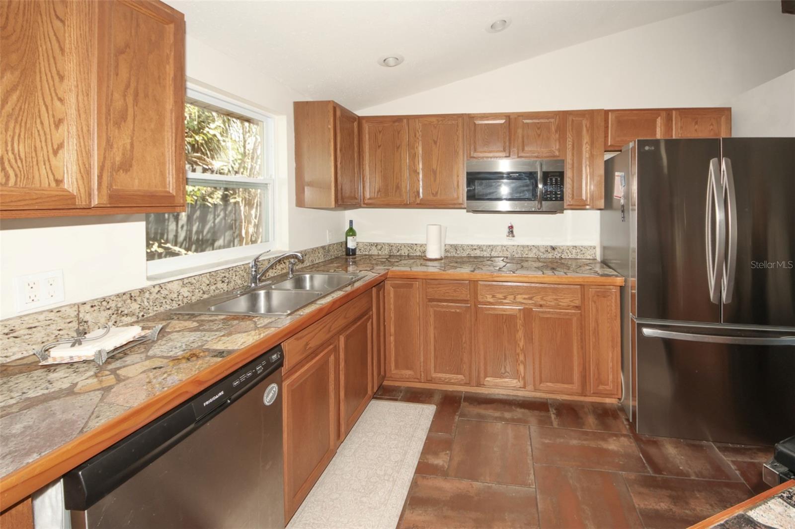 TANGLEWOOD TERRACE - Residential