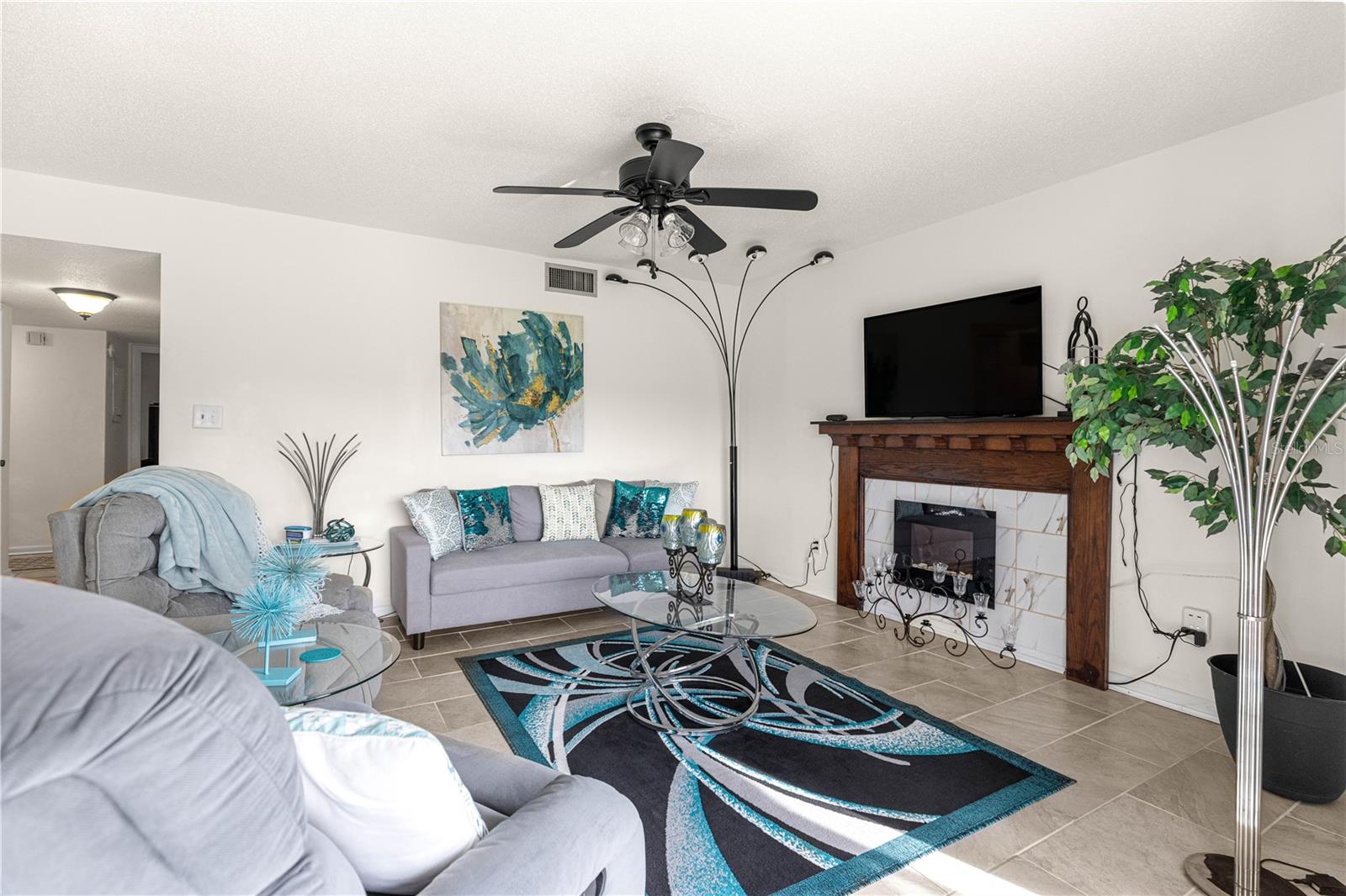 TWIN LAKES VILLAGE EAST - Residential