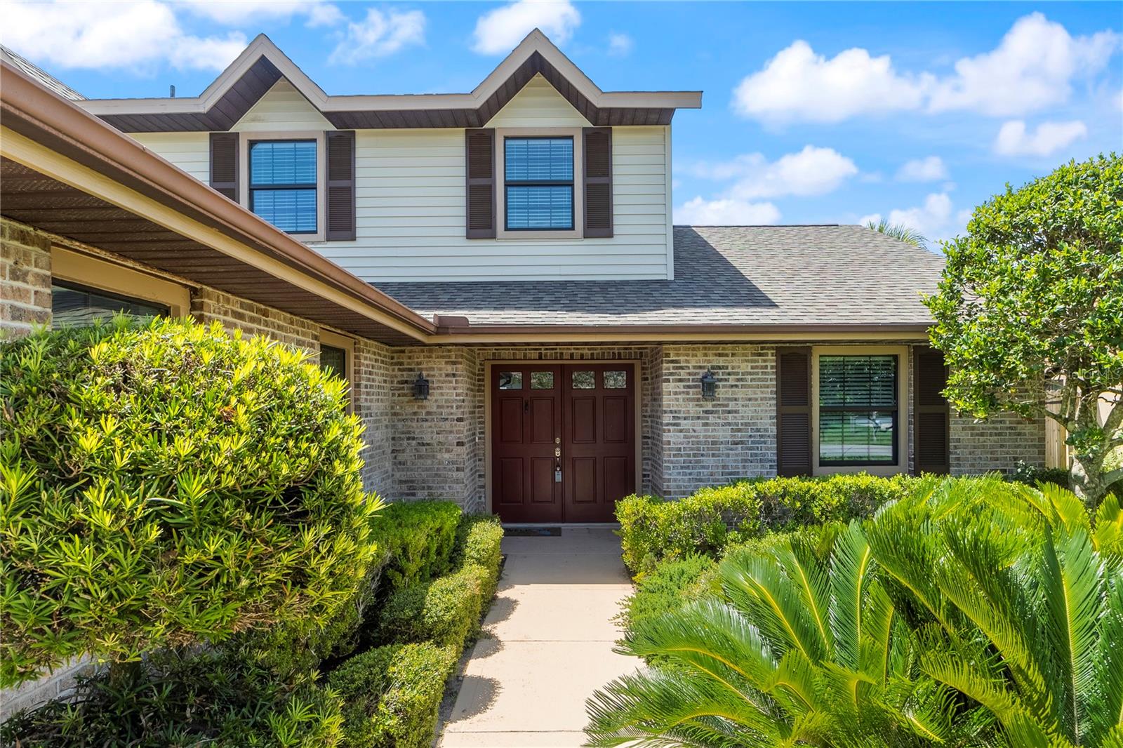 8 CEDARFORD COURT