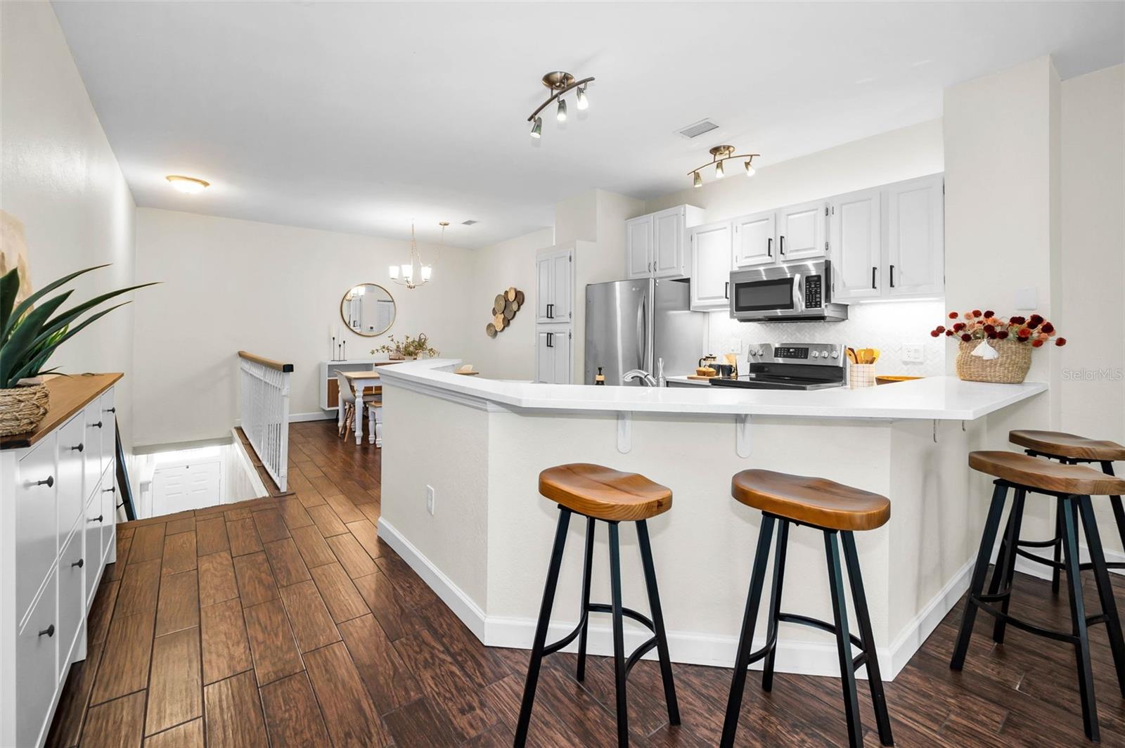 ISLAND WALK A CONDO - Residential