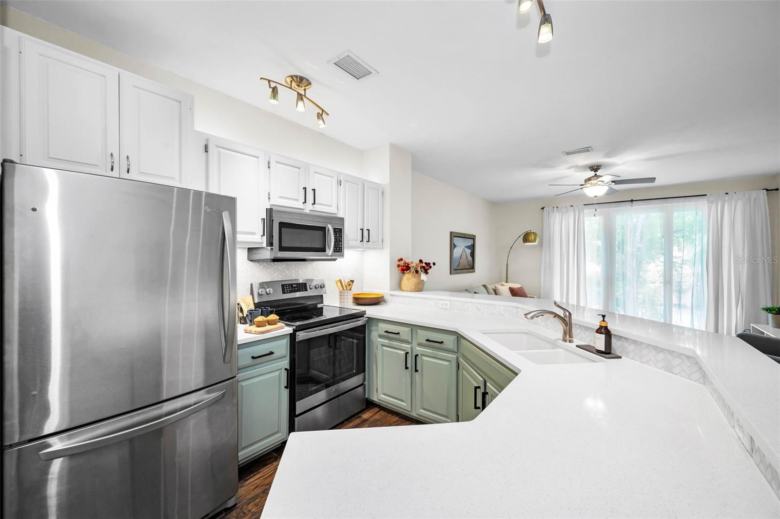 ISLAND WALK A CONDO - Residential