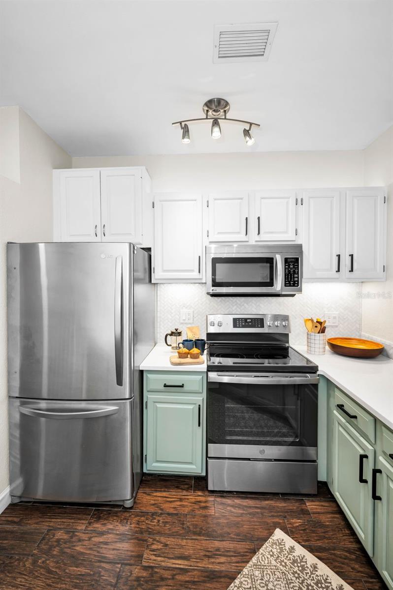 ISLAND WALK A CONDO - Residential