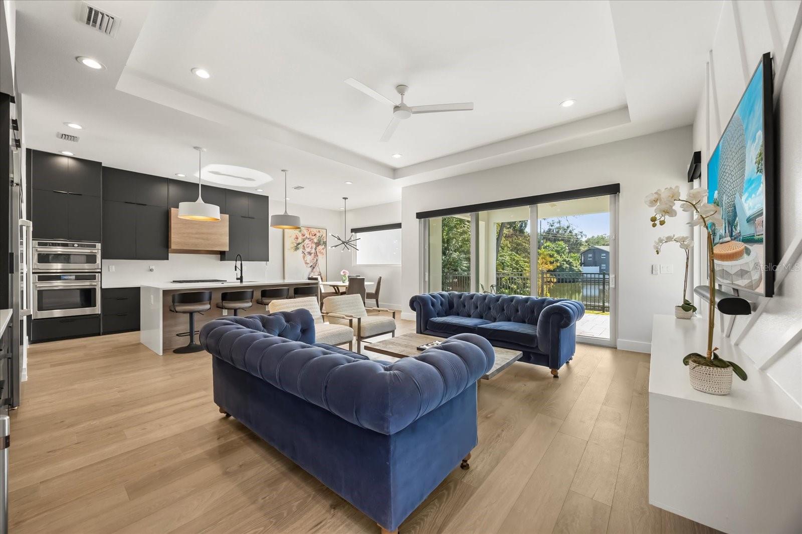 1929 S LAKEMONT AVENUE