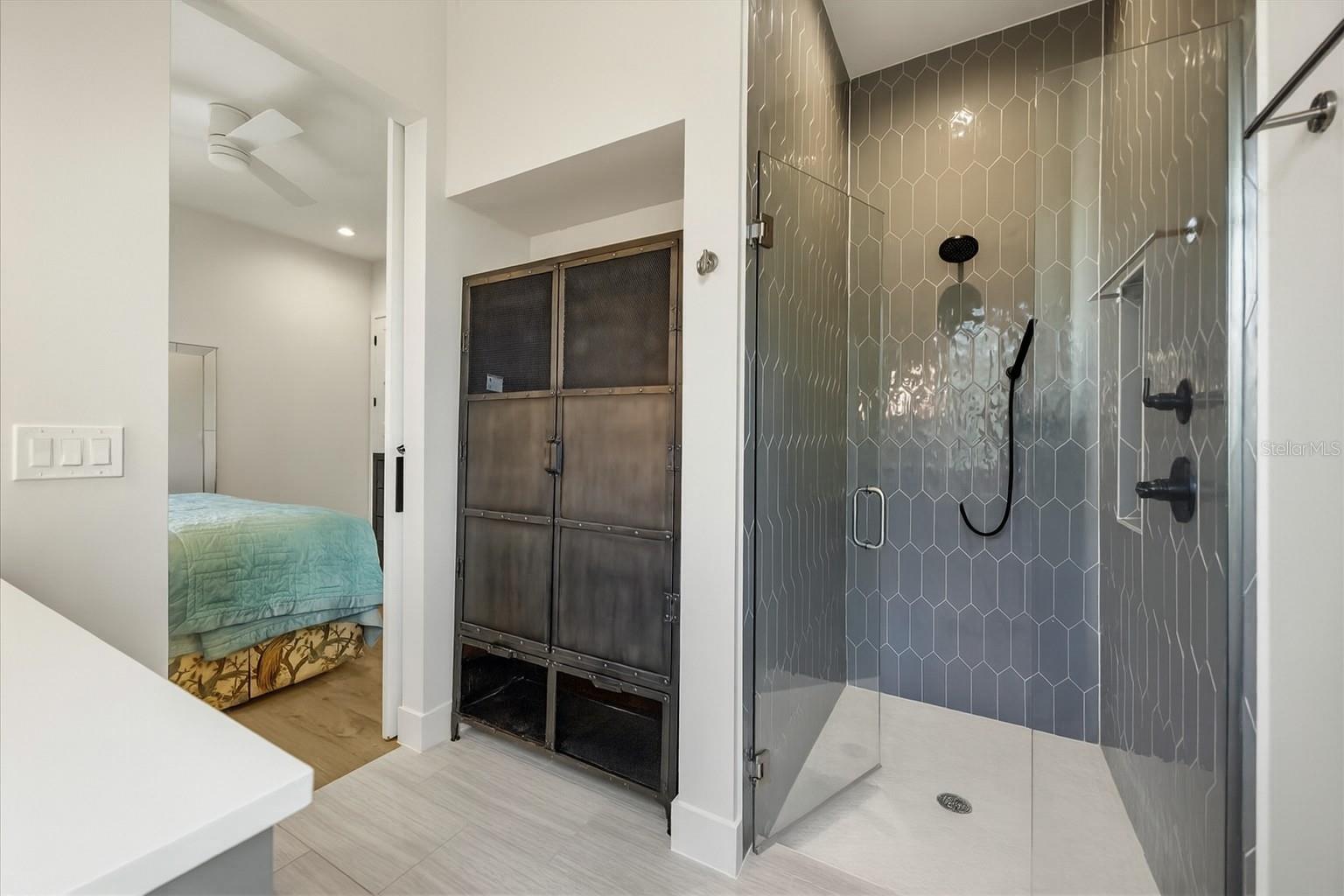 LAKE SPIER XING - Residential