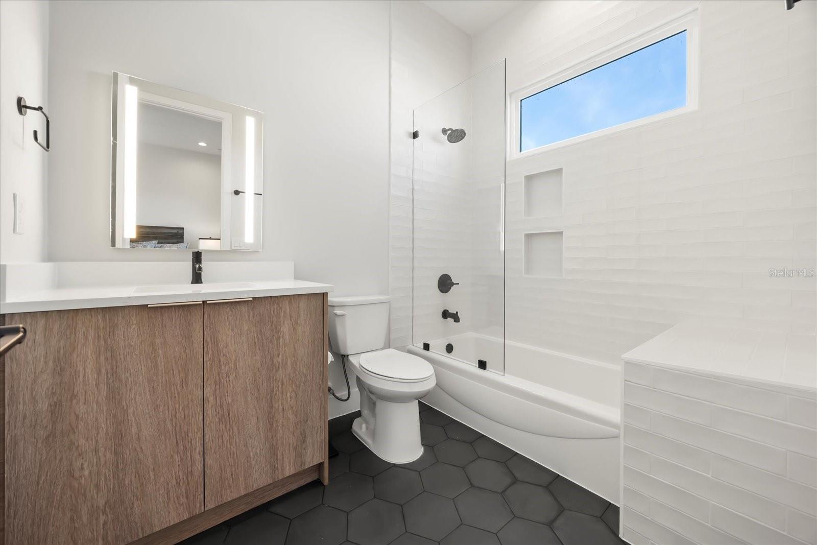 LAKE SPIER XING - Residential