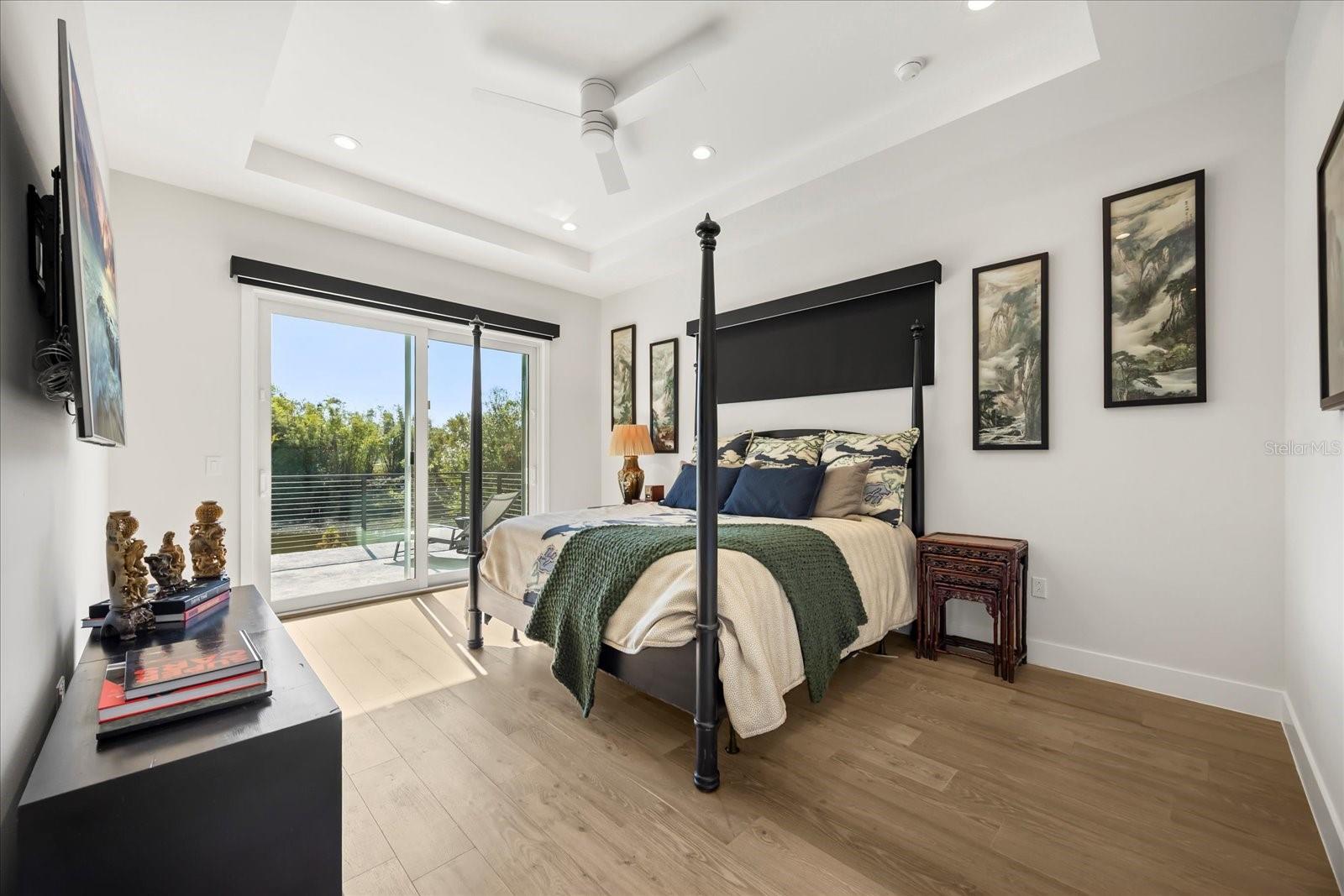 LAKE SPIER XING - Residential