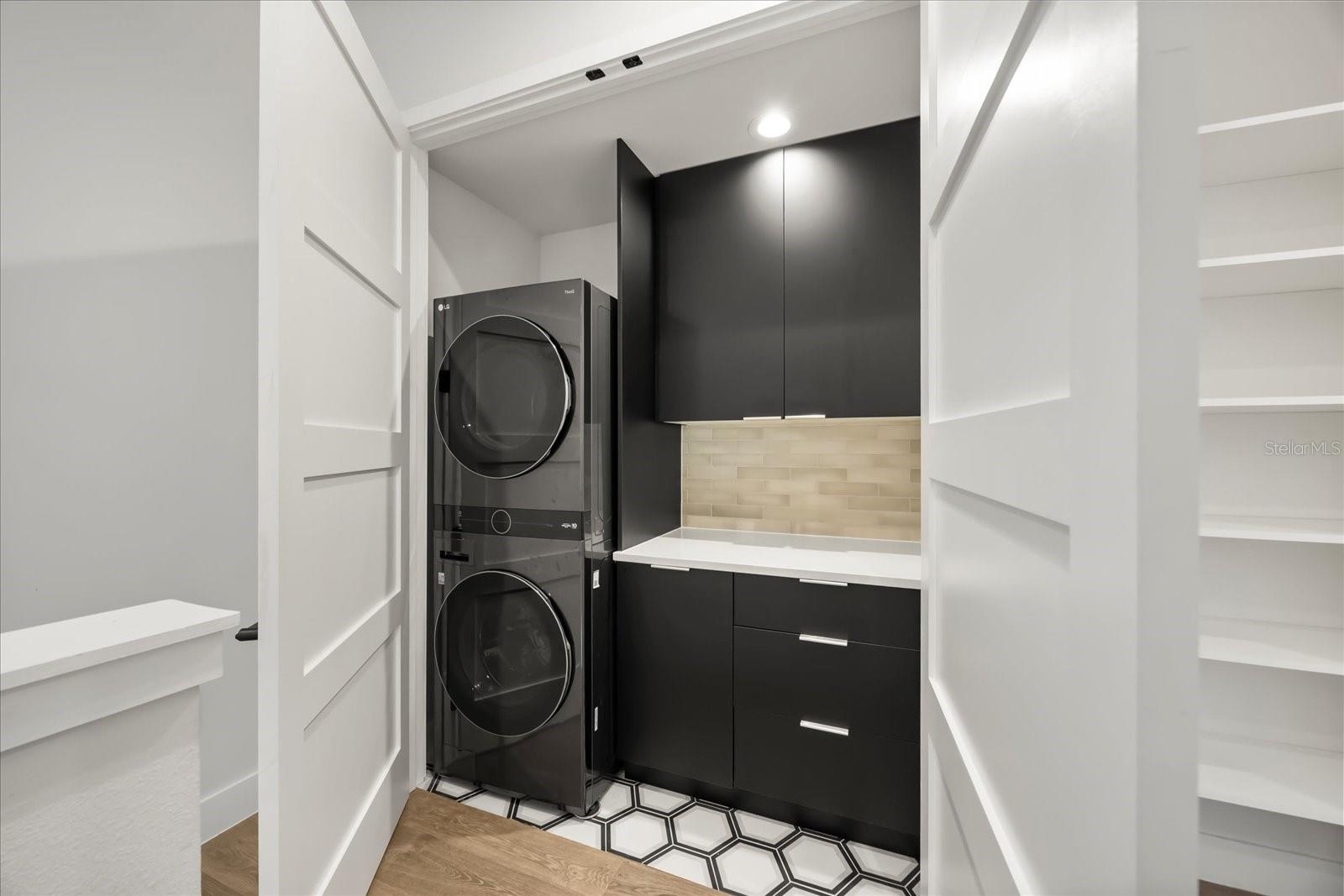 LAKE SPIER XING - Residential