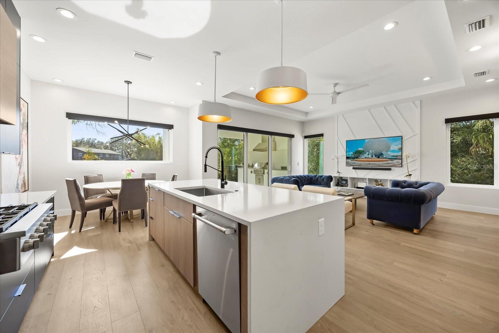 LAKE SPIER XING - Residential