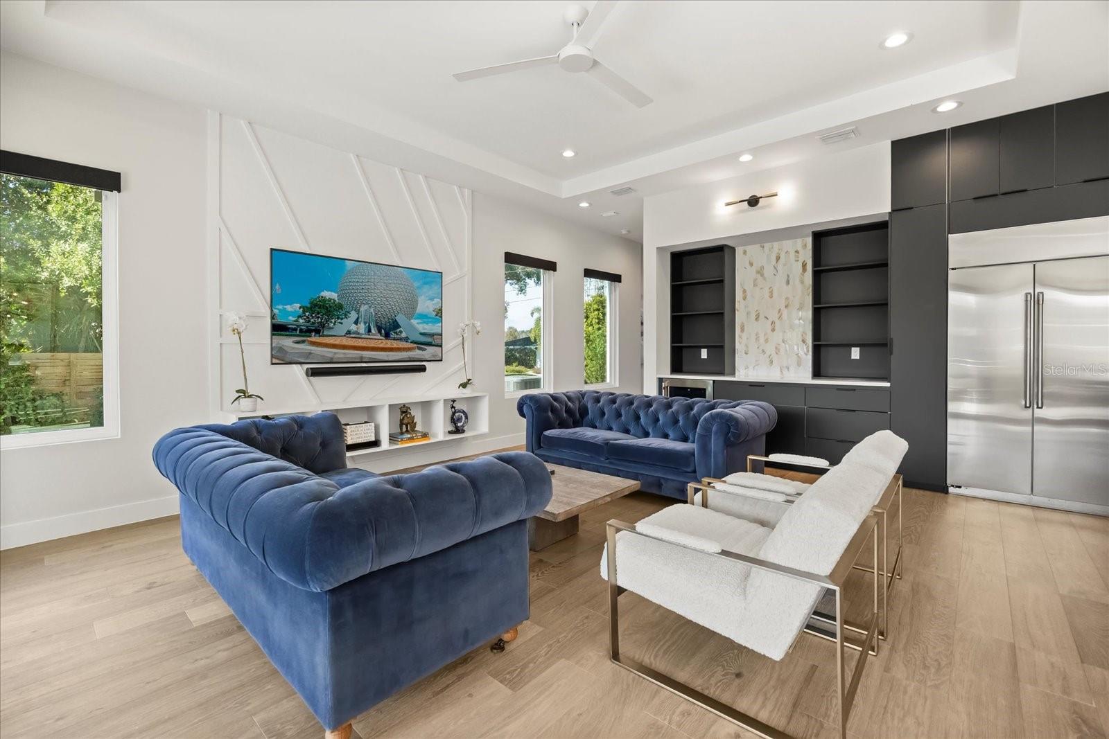 LAKE SPIER XING - Residential