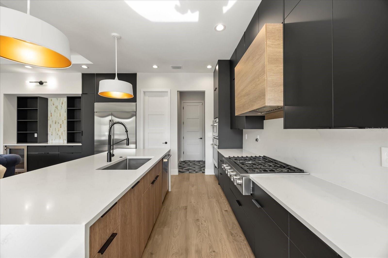 LAKE SPIER XING - Residential