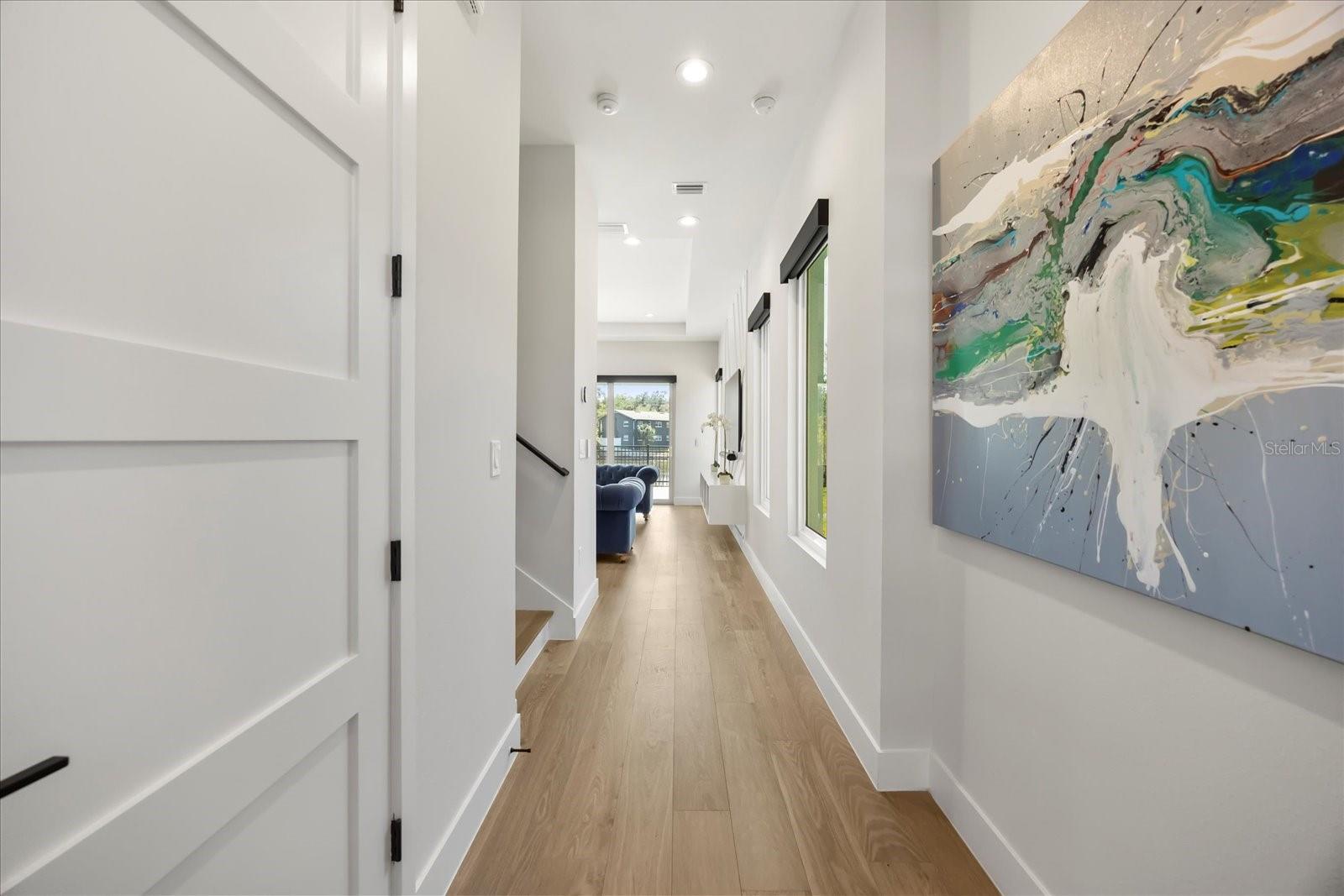 1929 S LAKEMONT AVENUE