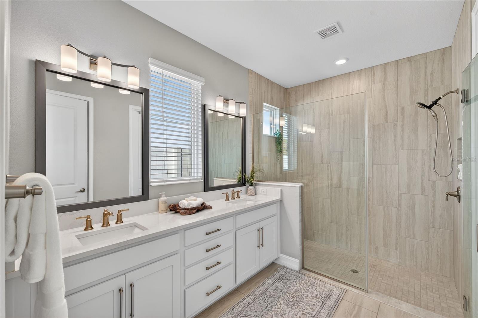 ESTANCIA AT WIREGRASS - Residential