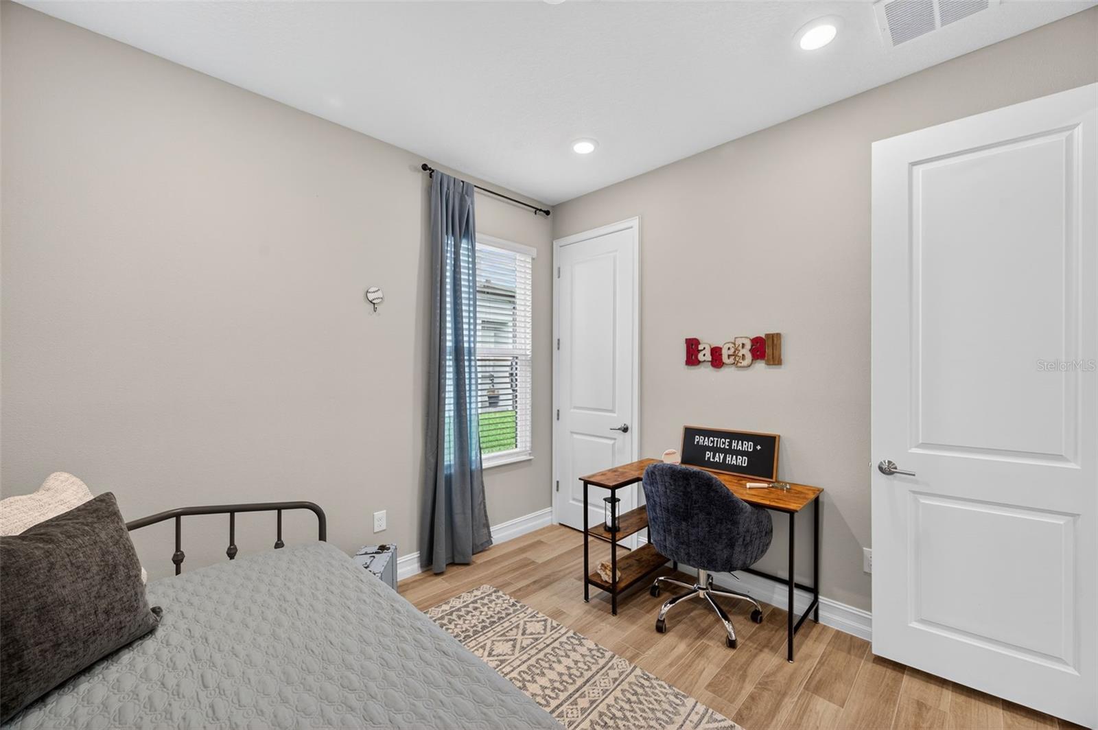 ESTANCIA AT WIREGRASS - Residential