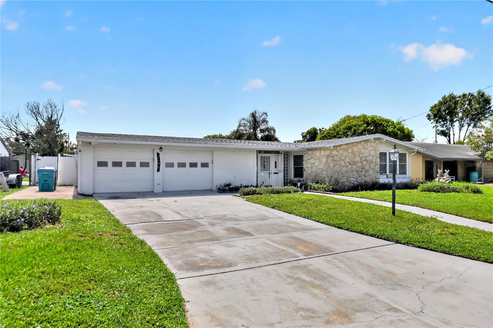2604 REEF COURT