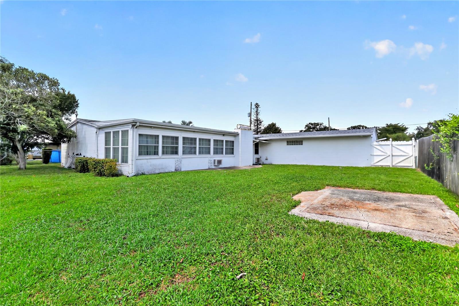 2604 REEF COURT