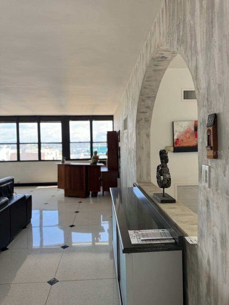 OCEAN TOWER 5757 - Residential