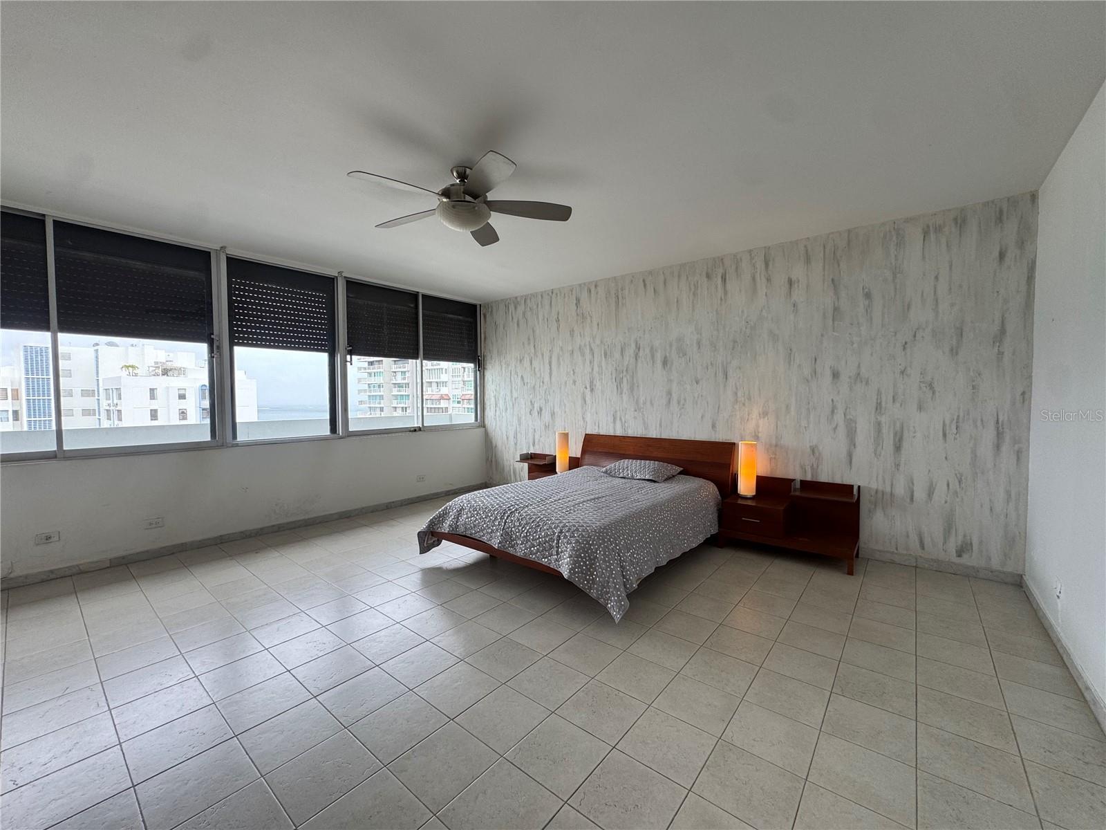 OCEAN TOWER 5757 - Residential