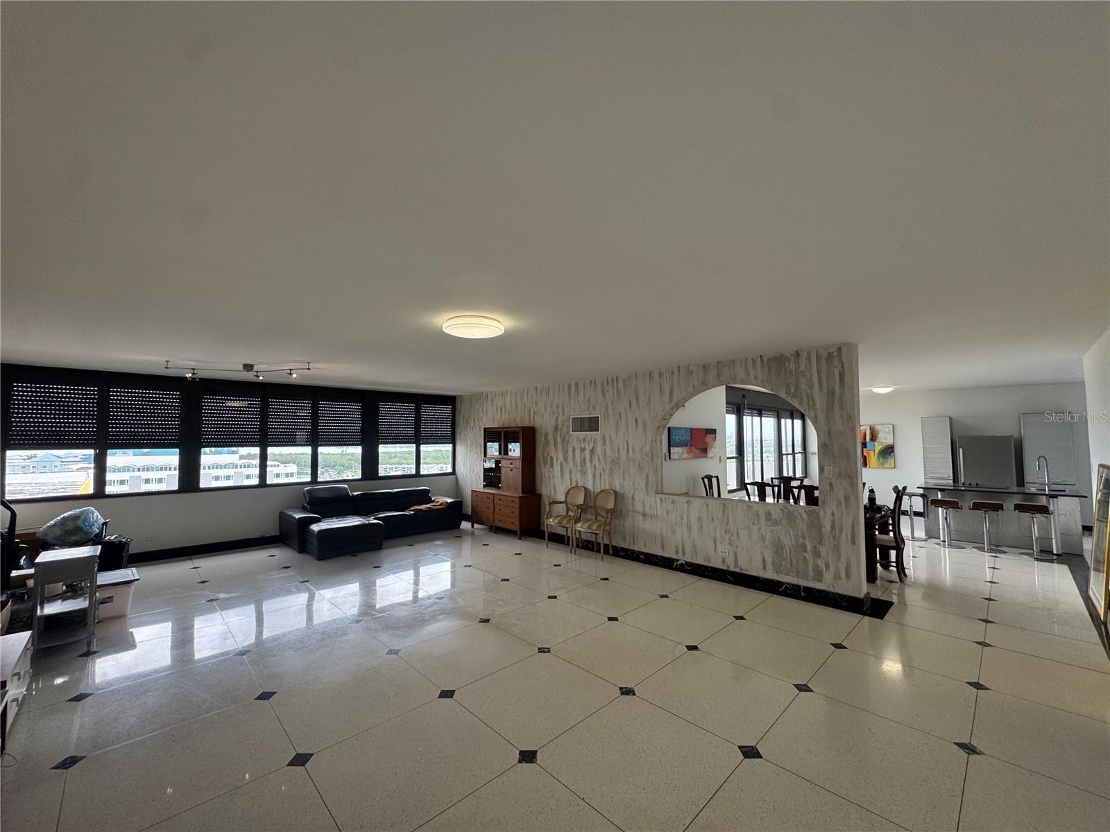 OCEAN TOWER 5757 - Residential