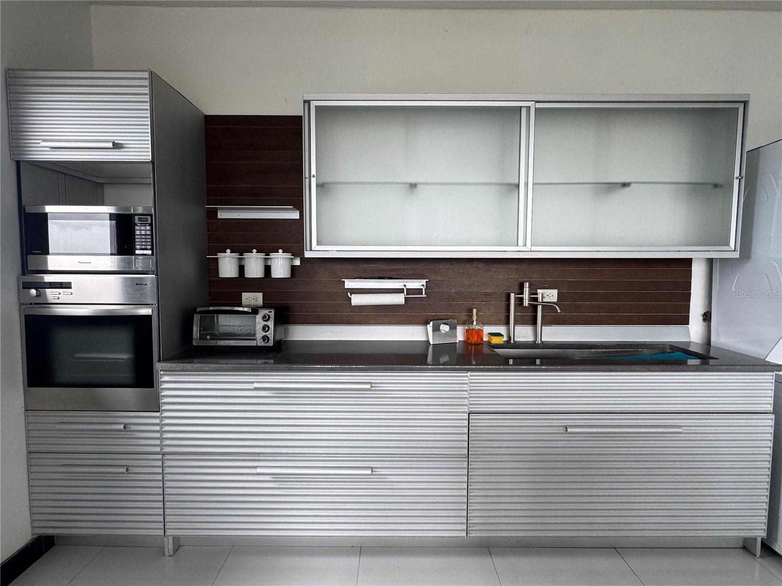 OCEAN TOWER 5757 - Residential