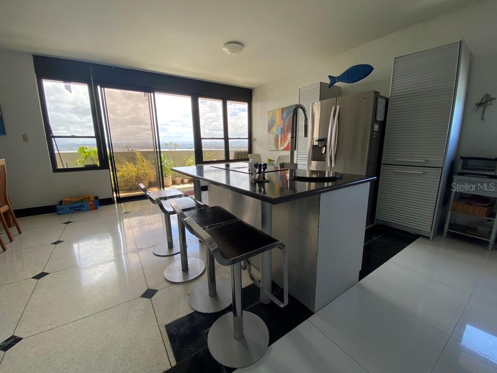 OCEAN TOWER 5757 - Residential