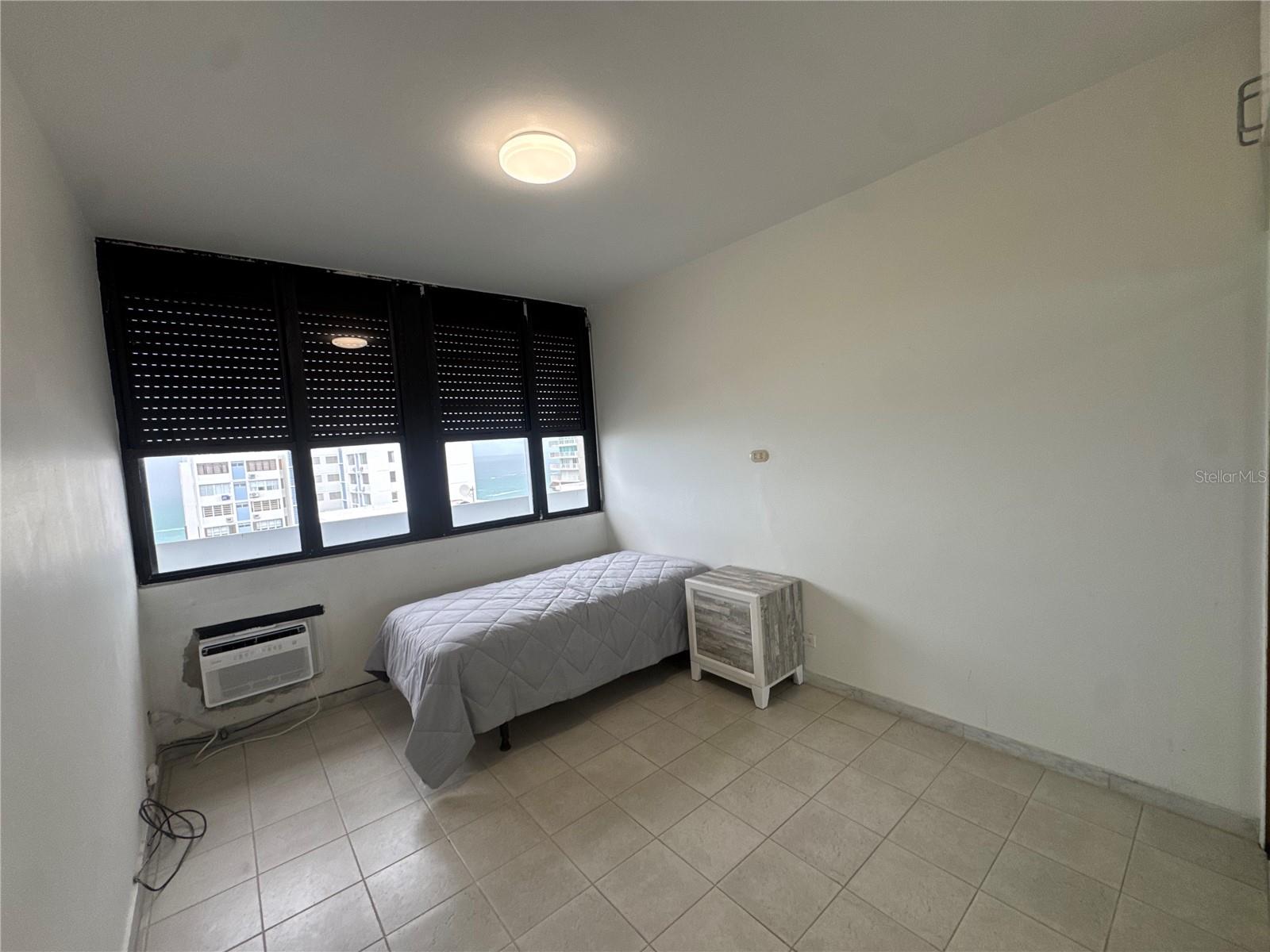 OCEAN TOWER 5757 - Residential