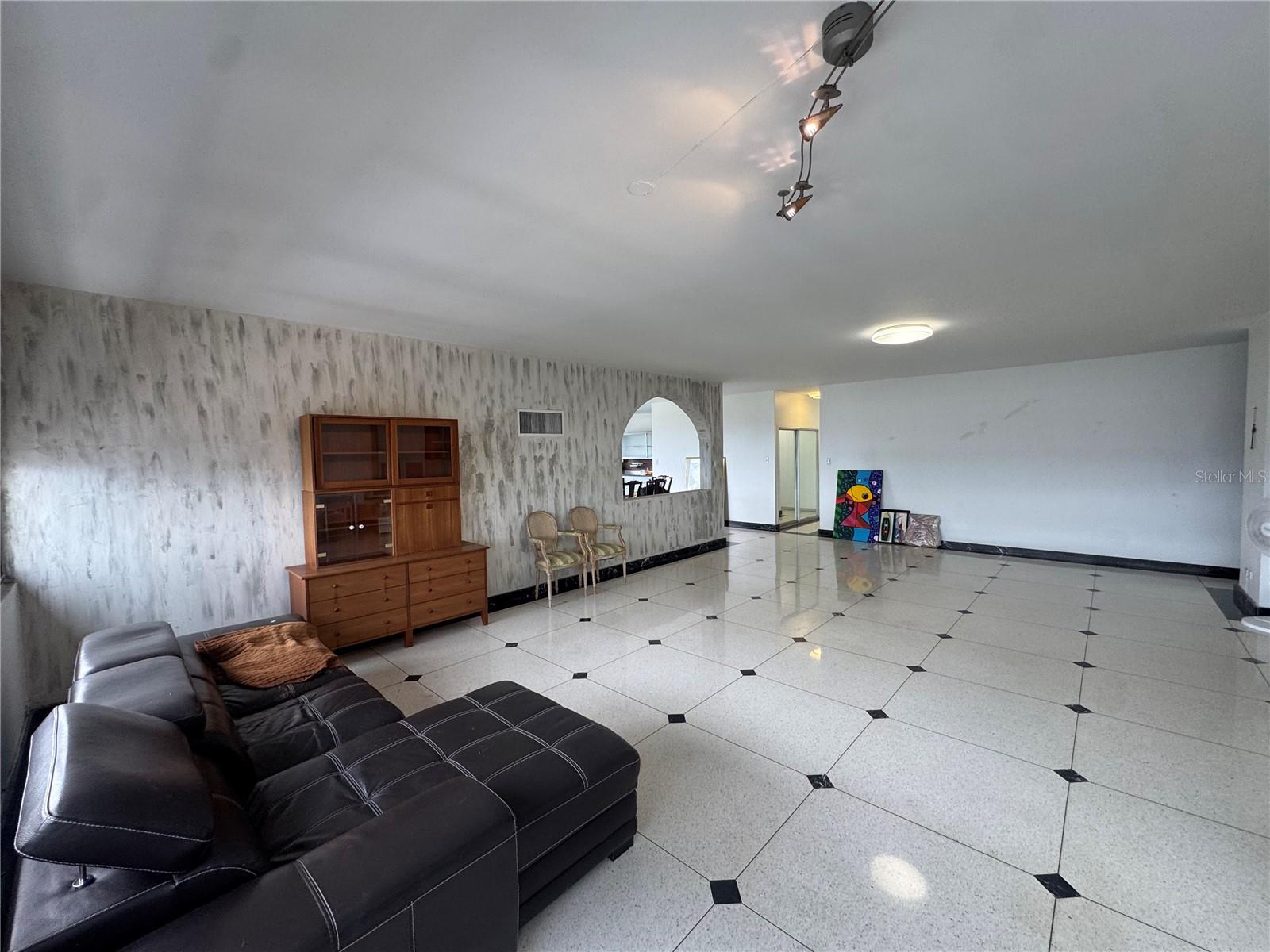 OCEAN TOWER 5757 - Residential