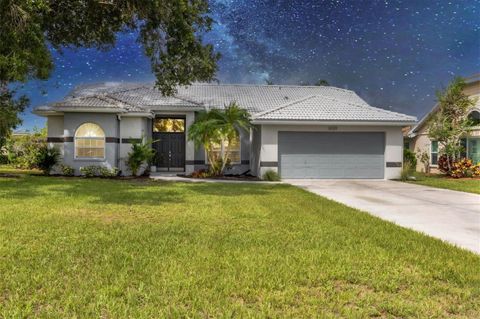 Photo of 6929 Stetson Street Circle, Sarasota, FL 34243 (MLS # A4655437)